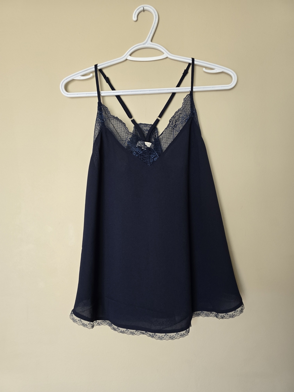 la miel Navy Blue Lace Trim V-Neck Cami Tank Top Medium